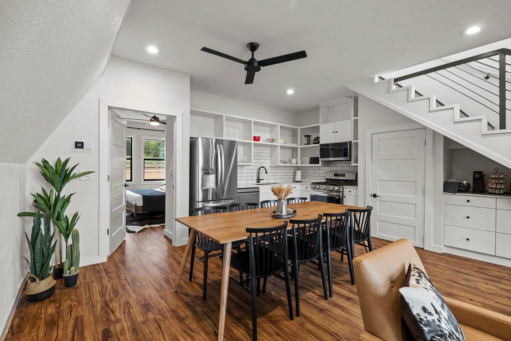 Vacation Rental Interior Design Tips: Create a Space Guests Will Love (and Book Again) - Showplace HQ