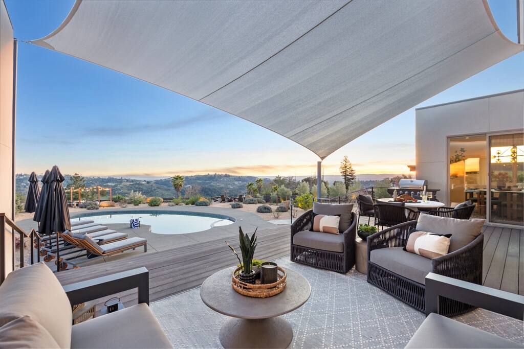 Vacation Rental Interior Design Tips: Create a Space Guests Will Love (and Book Again) - Showplace HQ