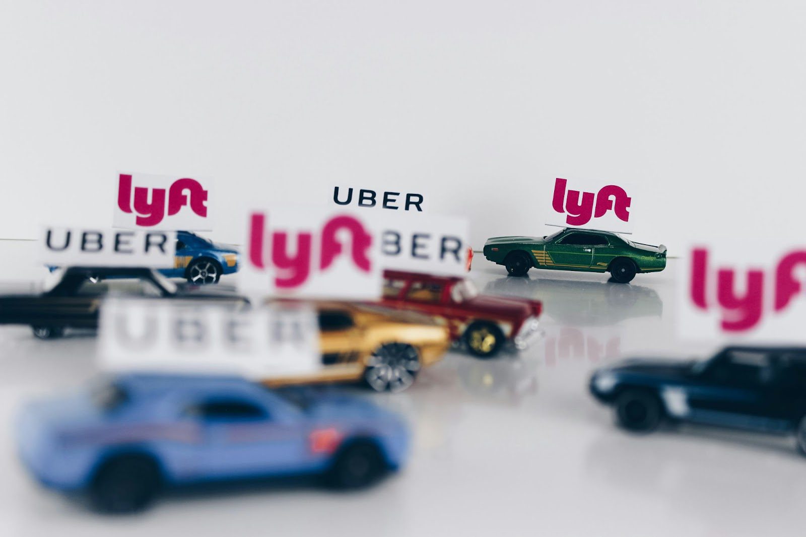 The Pros and Cons of Rideshare Services 7 The Pros and Cons of Rideshare Services