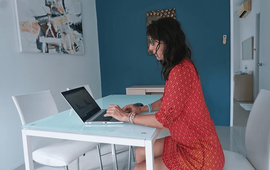 The Low Down on Launching a Profitable Blog