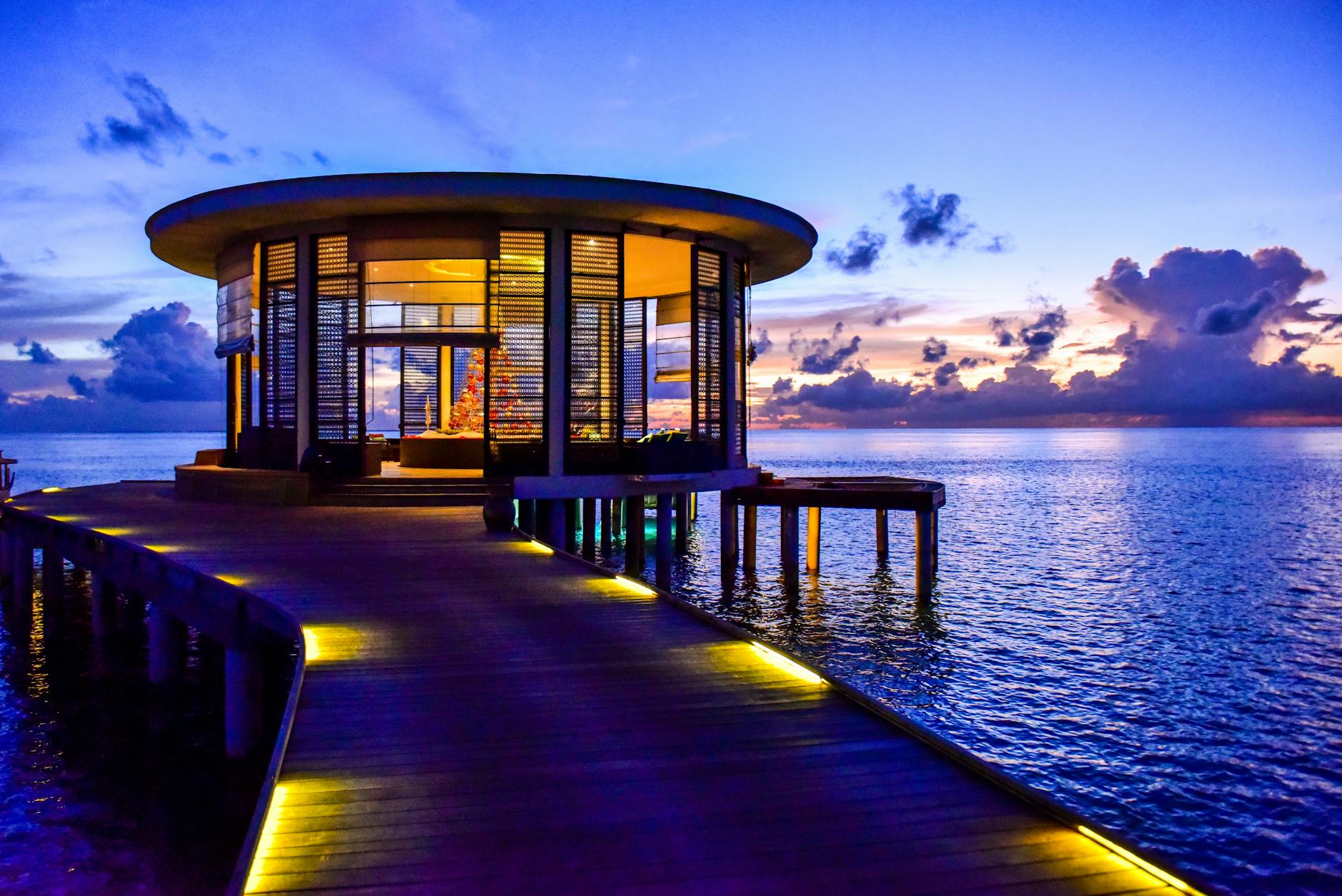 Elevate Your Escape: Plan a Luxury Travel Experience 12 house on body of water Elevate Your Escape: Plan a Luxury Travel Experience