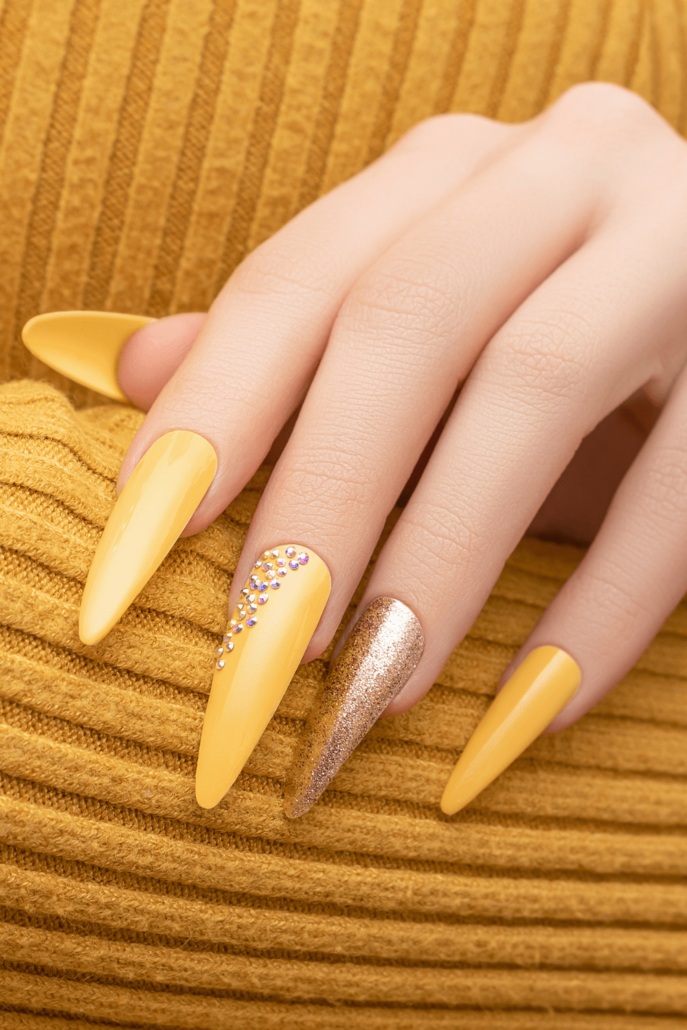 150+ Stunning Fall Nails to Inspire Your Next Manicure 33 150+ Stunning Fall Nails Ideas to Inspire Your Next Manicure