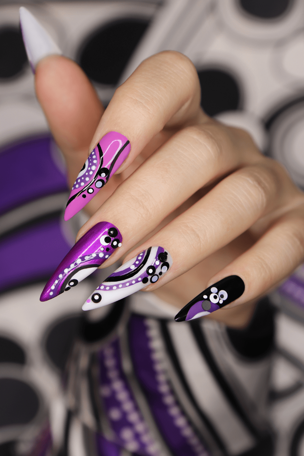 150+ Stunning Fall Nails to Inspire Your Next Manicure 135 150+ Stunning Fall Nails Ideas to Inspire Your Next Manicure